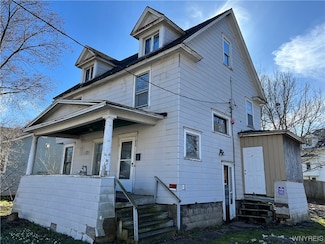 910 S Main St, Medina, NY 14103