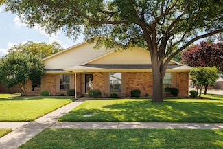 1916 J Pearce Dr, Richardson, TX 75081