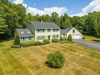 19 Westwind Dr, Topsham, ME 04086