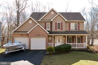 323 Laurel Dr, Cross Junction, VA 22625