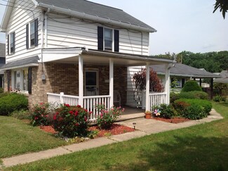 1041 Springbrook Ave, Moosic, PA 18507