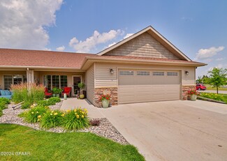 1500 Ardmore Ave S, Grand Forks, ND 58201