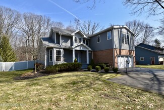 24 Deer Run Hollow, Clifton Park, NY 12065