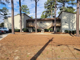941 Applewood Ln, Fayetteville, NC 28303