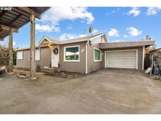412 S 35th St, Springfield, OR 97478