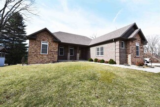 208 River Dr, Bloomfield, IN 47424