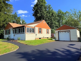 3 Elm Dr, West Hartford, CT 06110