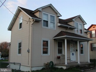 39 W Thomas Ave, Hellertown, PA 18055