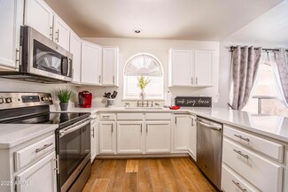 910 W Redondo Dr, Gilbert, AZ 85233