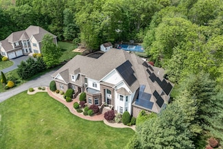 3 Newton Ln, Medway, MA 02053