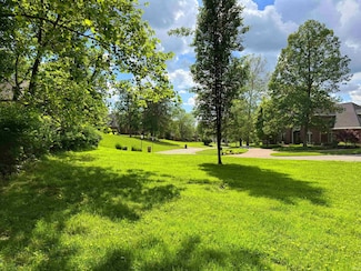 10901 Live Oak Ct, Evansville, IN 47725