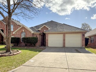 8718 Nairn St, Rowlett, TX 75089