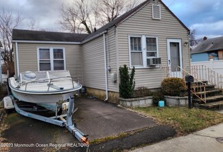 46 Oak St, Keansburg, NJ 07734