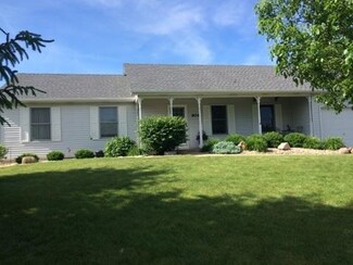 904 Oak Lawn Ave, Earlville, IL 60518