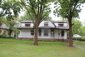 518 W 4th St, Larned, KS 67550