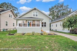 738 Graceland St NE, Grand Rapids, MI 49505