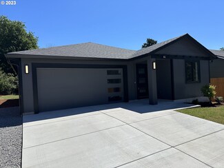 836 12th St, Washougal, WA 98671
