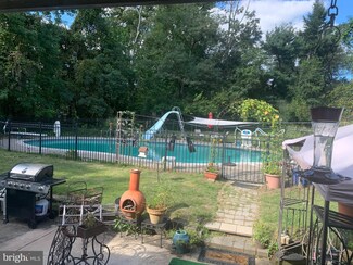 920 Sycamore Ave, Laurel Springs, NJ 08021