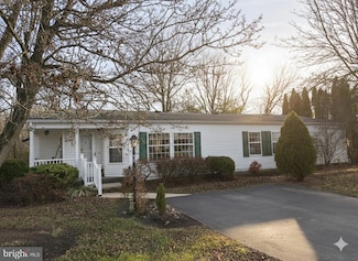 30 Greenbriar Ct, Harleysville, PA 19438