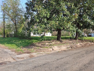 852 NE 11th St, Paris, TX 75460