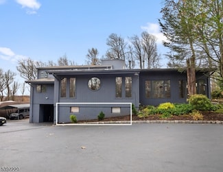 500 Phillip Ln, Watchung, NJ 07069