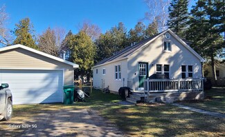 221 Pine Trail, St. Ignace, MI 49781