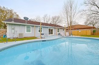 5330 Hialeah Dr, Houston, TX 77092