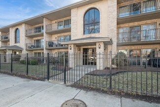 6319 W 63rd St Unit 2A, Chicago, IL 60638