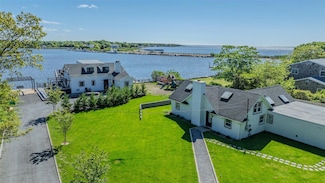 53 Old Neck Rd S, Center Moriches, NY 11934
