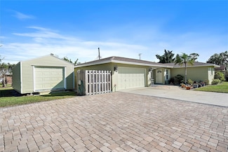 1072 Venetian Pkwy, Venice, FL 34285