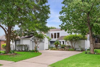 12311 Piping Rock Dr, Houston, TX 77077