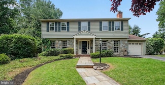 18 Hawthorn Ct, Rockville, MD 20850