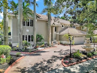 15945 NW 82nd Ct, Hialeah, FL 33016