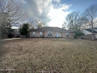 5447 Kaiki Dr, Diamondhead, MS 39525