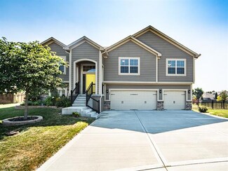 100 SW Wind Garden Cir, Blue Springs, MO 64064