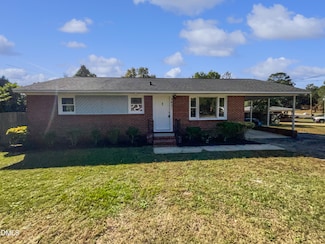 3901 Hartwell Rd, Fayetteville, NC 28304