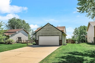 3729 Hamlet Ave N, Saint Paul, MN 55128