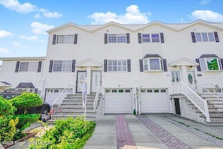 499 Medina St, Staten Island, NY 10306
