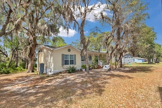 17005 SE 71 St, Ocklawaha, FL 32179