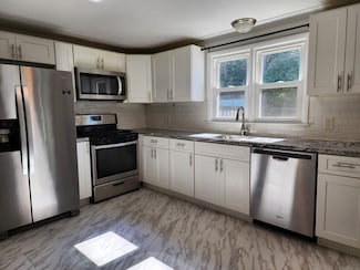 40 Durant Ave Unit B, Bethel, CT 06801