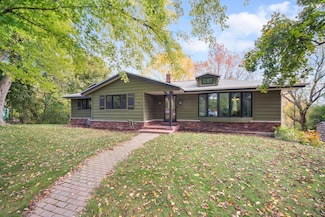 1566 Saint Augustine Rd, Hartford, WI 53027