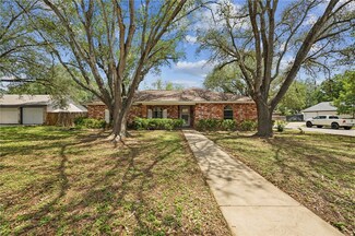 1700 Rose Dr, Alice, TX 78332