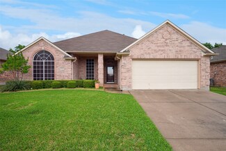 1522 Park Grove Dr, Irving, TX 75060