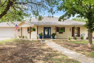 118 Sandlewood Ln, Kerrville, TX 78028