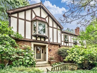 300 Wildberry Rd, Pittsburgh, PA 15238