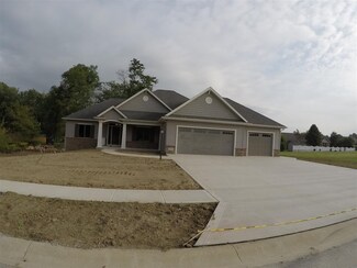 357 W Deer Trail, South Whitley, IN 46787