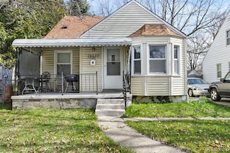 19637 Washtenaw St, Harper Woods, MI 48225