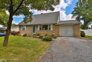 1237 Walnut Ln, Macungie, PA 18062