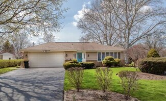 4 W Elaine Cir, Prospect Heights, IL 60070