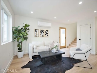 7219 Fallbrook Ave, Los Angeles, CA 91307